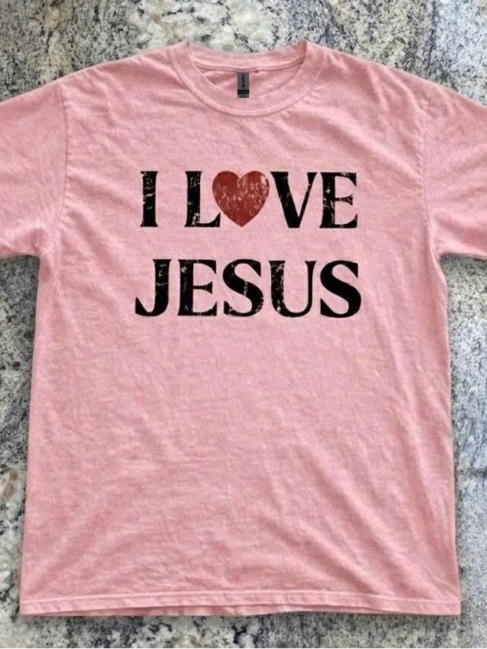 Gildan Pink "I ♥ JESUS" Short Sleeve Tee